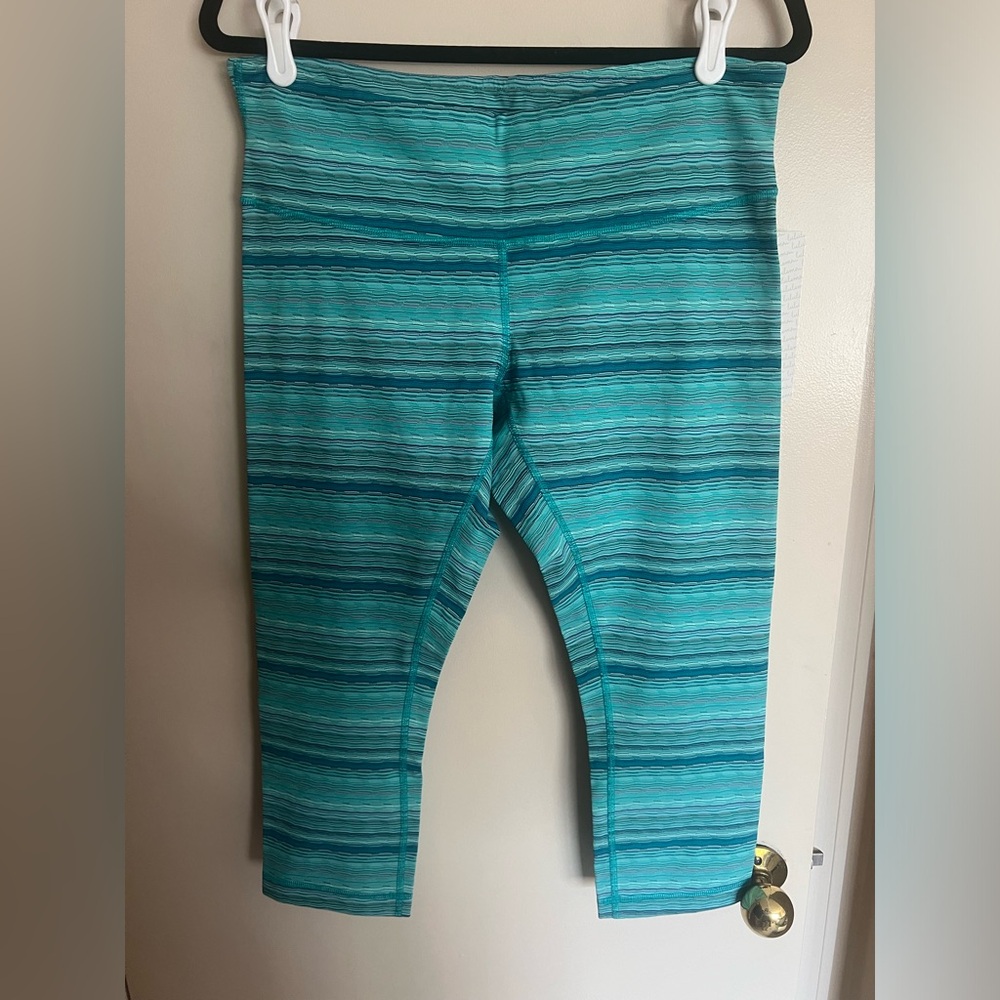 NWT vintage Lululemon Wunder Under III crops